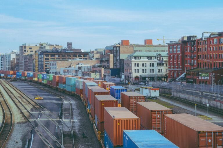 Supply chain resume guide showing analytics, inventory data, and ATS keywords for career growth.
